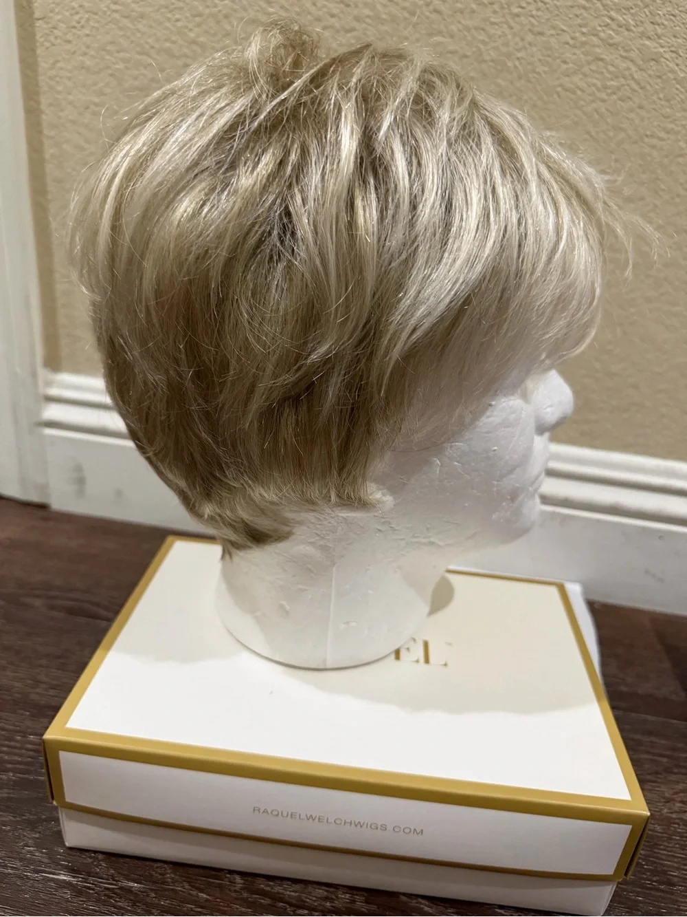 Raquel Welch Glazed Vanilla Short Synthetic Hairpiece - Light Blonde